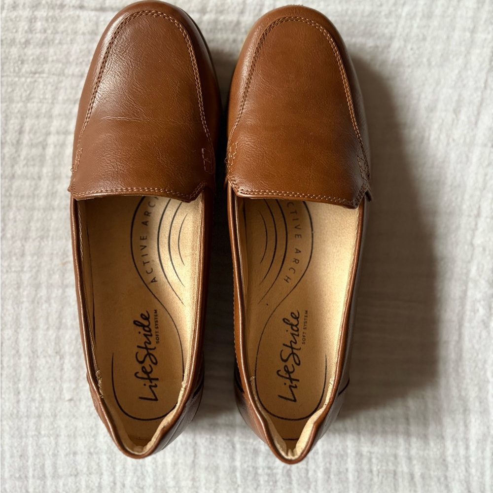 Life Stride women’s Tan Loafers